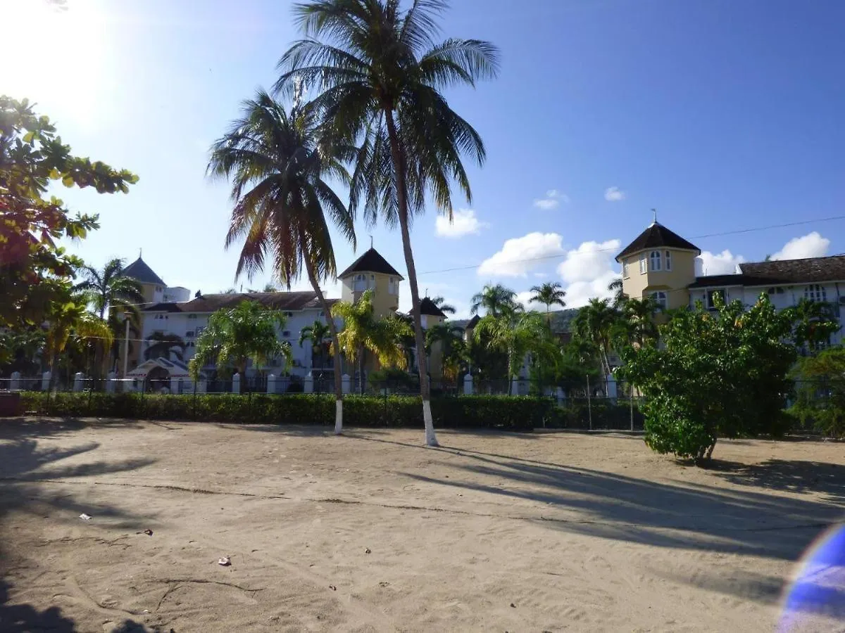 Deluxe Sandcastles Condos Ocho Rios 2*,  Jamaica