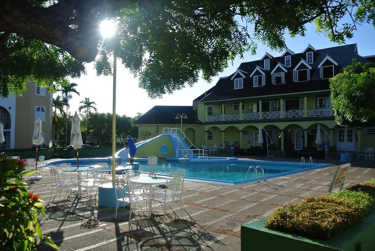 Deluxe Sandcastles Condos Ocho Rios 2*,