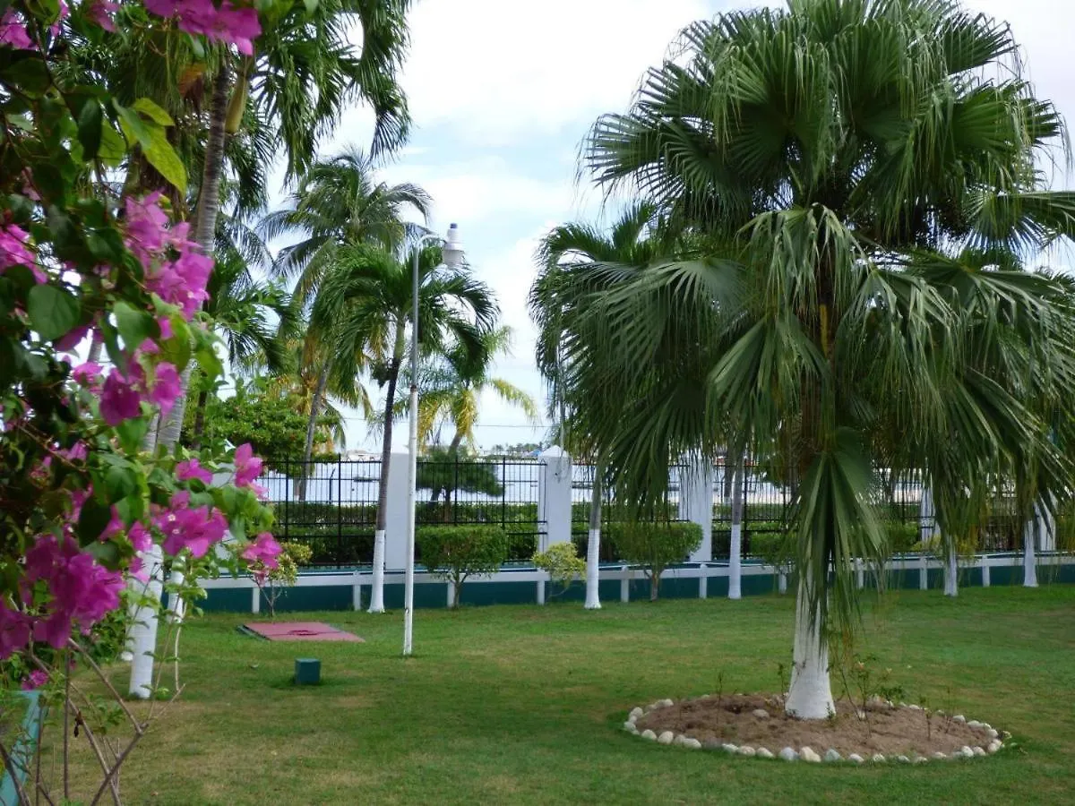 Deluxe Sandcastles Condos Ocho Rios