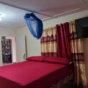 Guest house Tina's, Ocho Rios