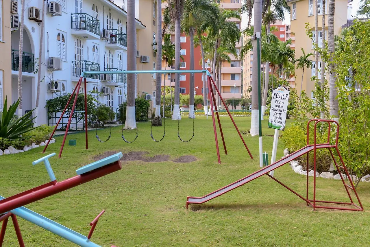 Lägenhetshotell Deluxe Sandcastles Condos Ocho Rios